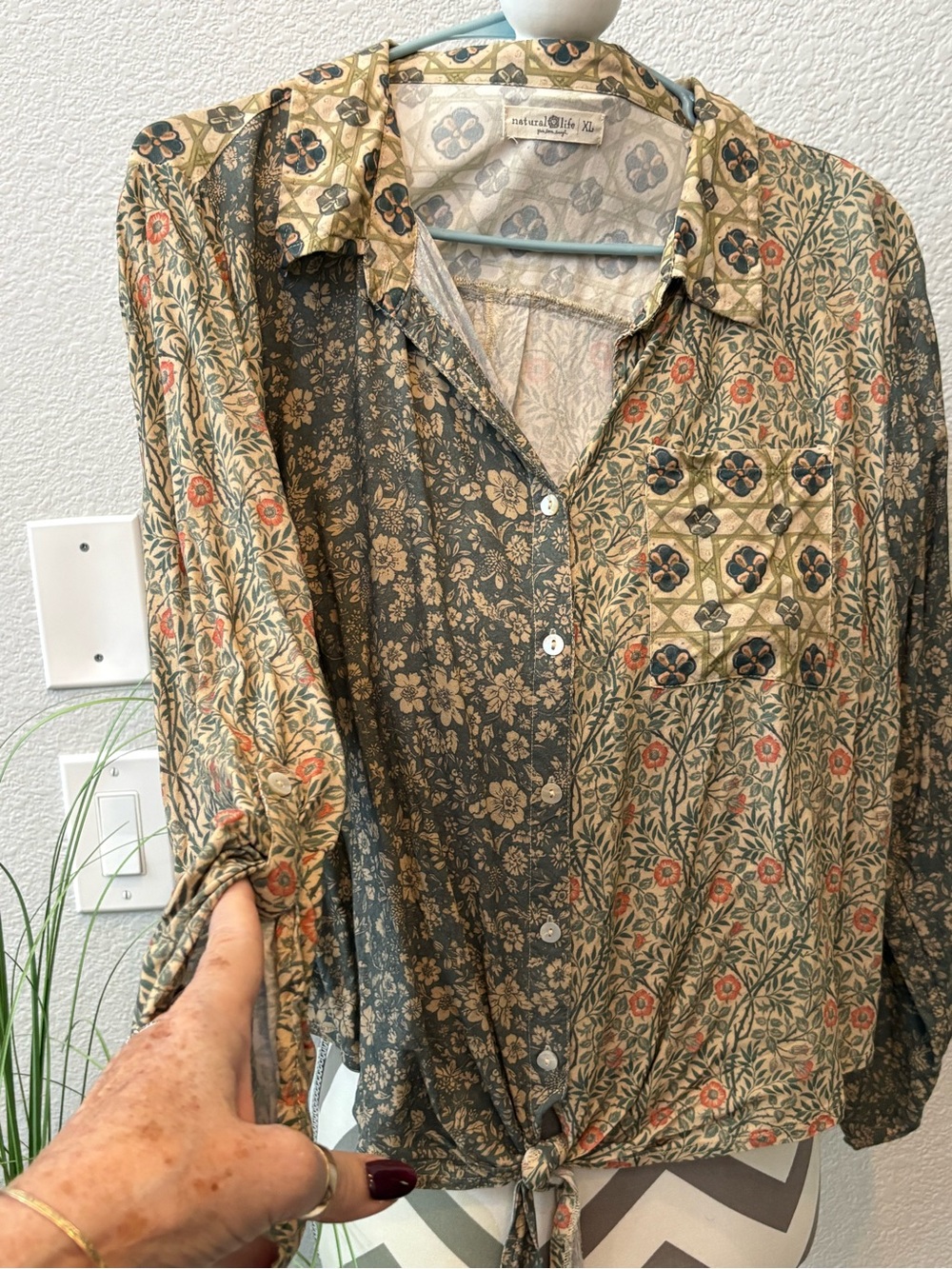 NATURAL LIFE Olive, Beige and Rust Floral Tie-Front Button-Down Shirt